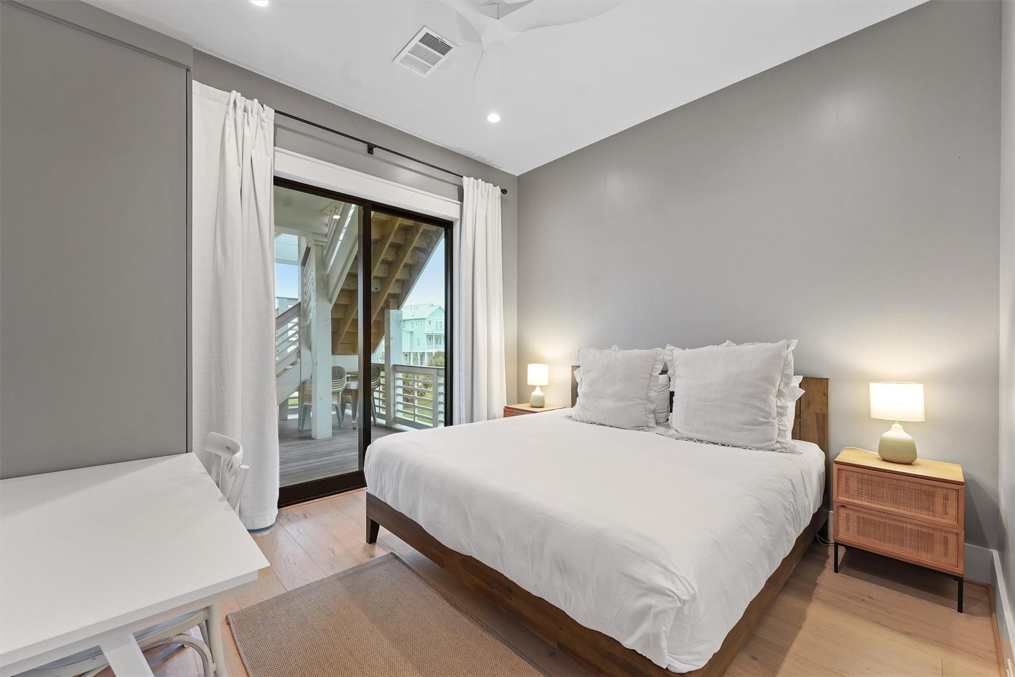 10818 Sweetwater Cove Boulevard