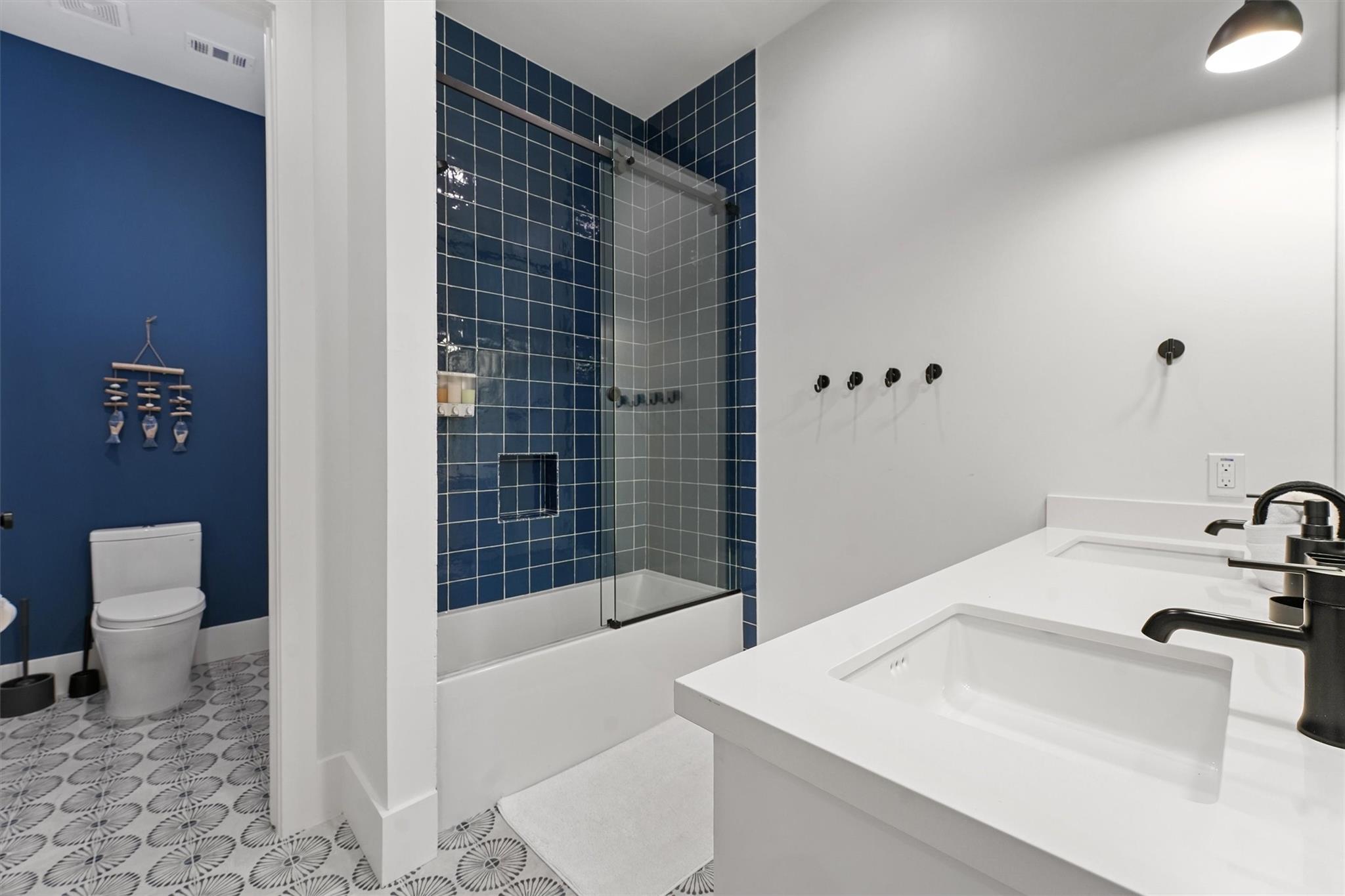 10818 Sweetwater Cove Boulevard