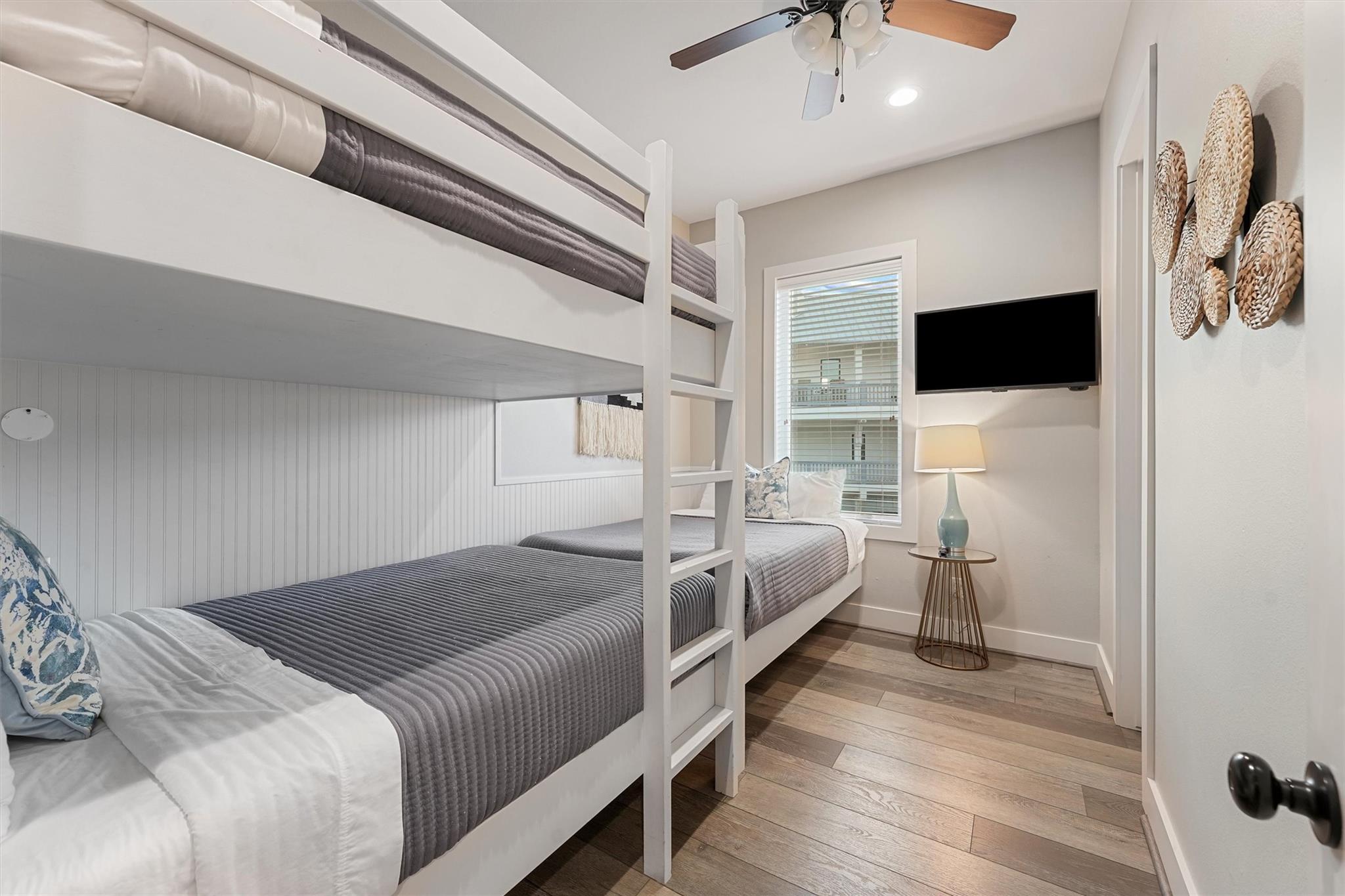 402 Seagrass