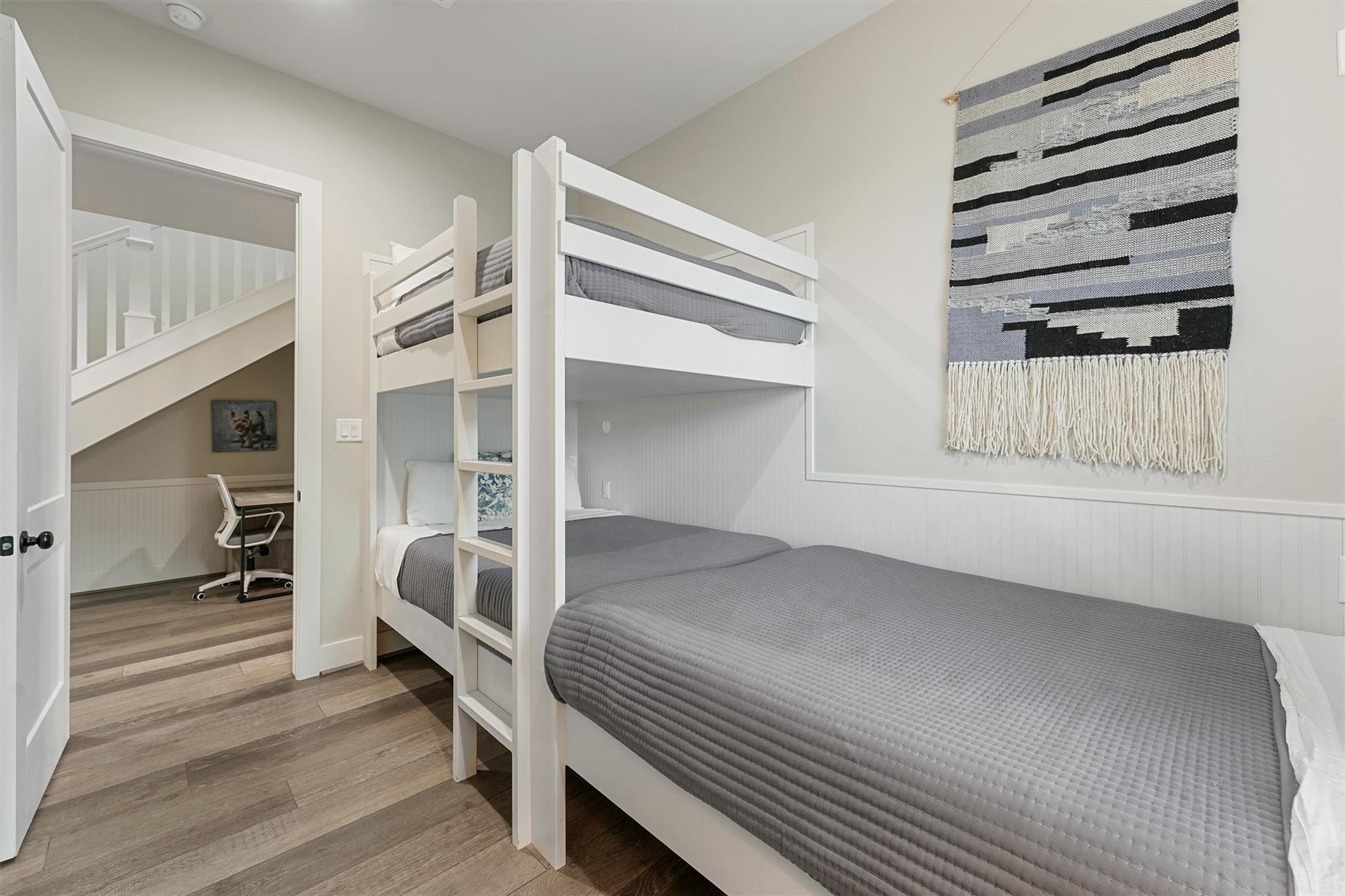 402 Seagrass