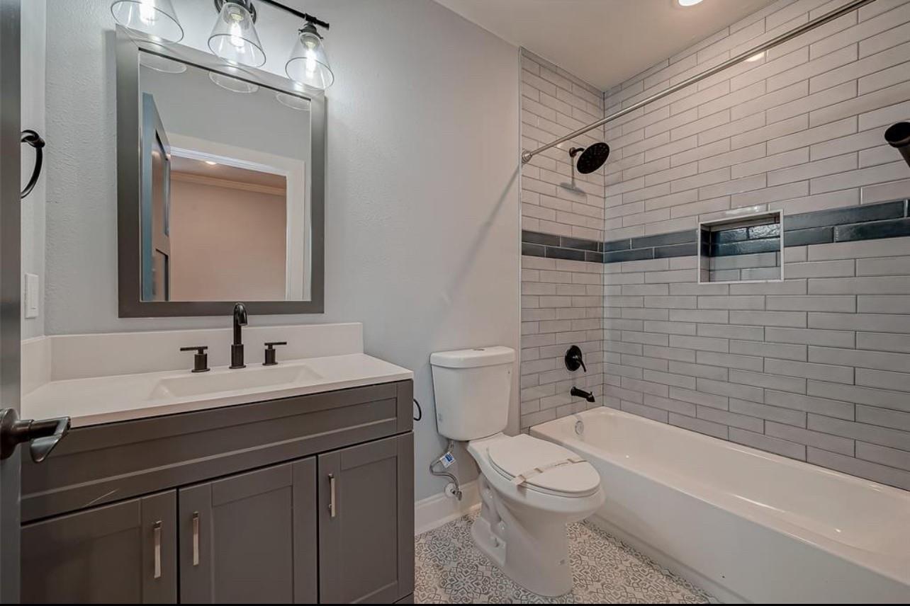 1110 Avenue K # 2