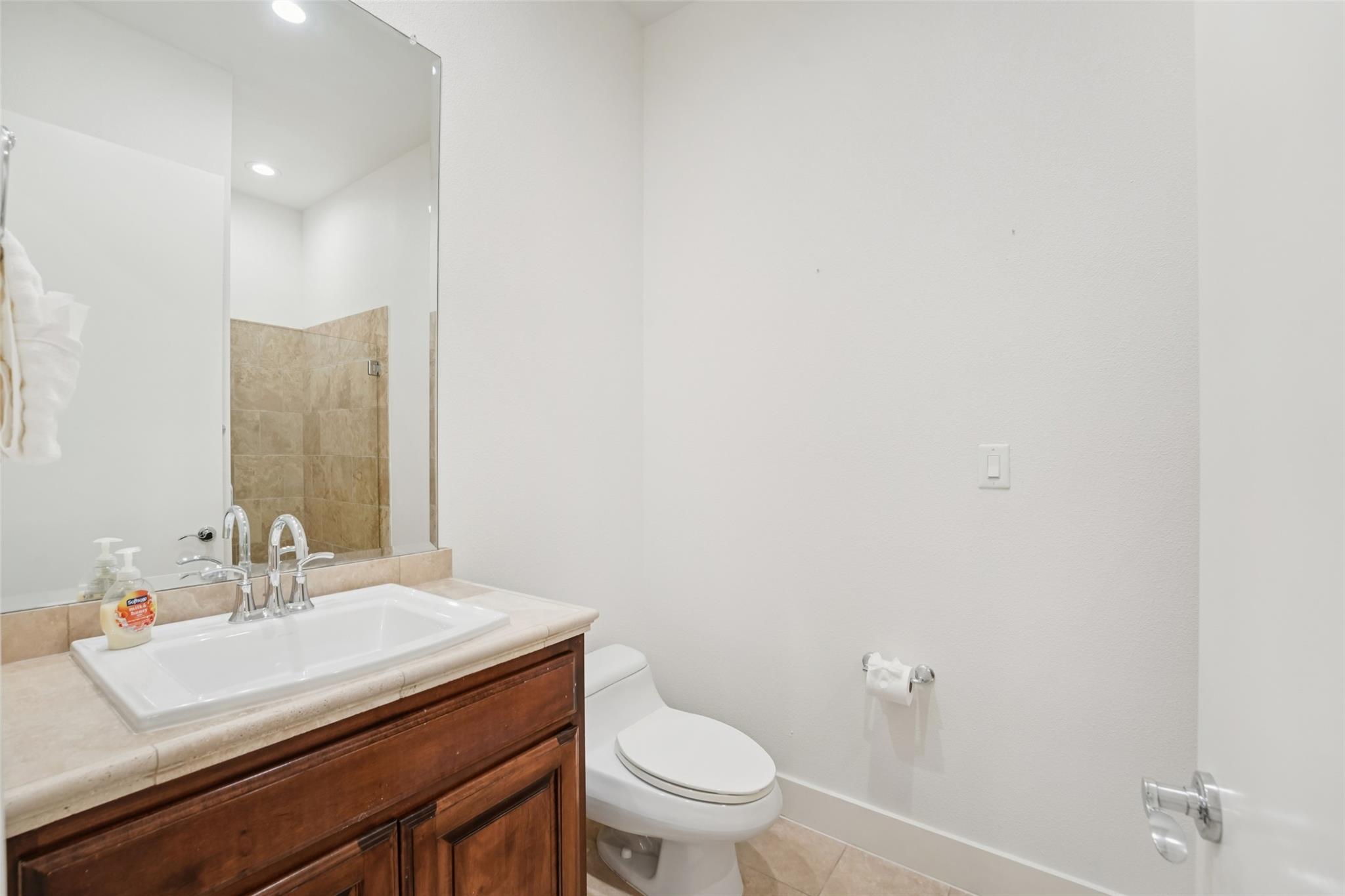 1101 Ivean Pearson RD # E203, Lago Vista Unit: E203