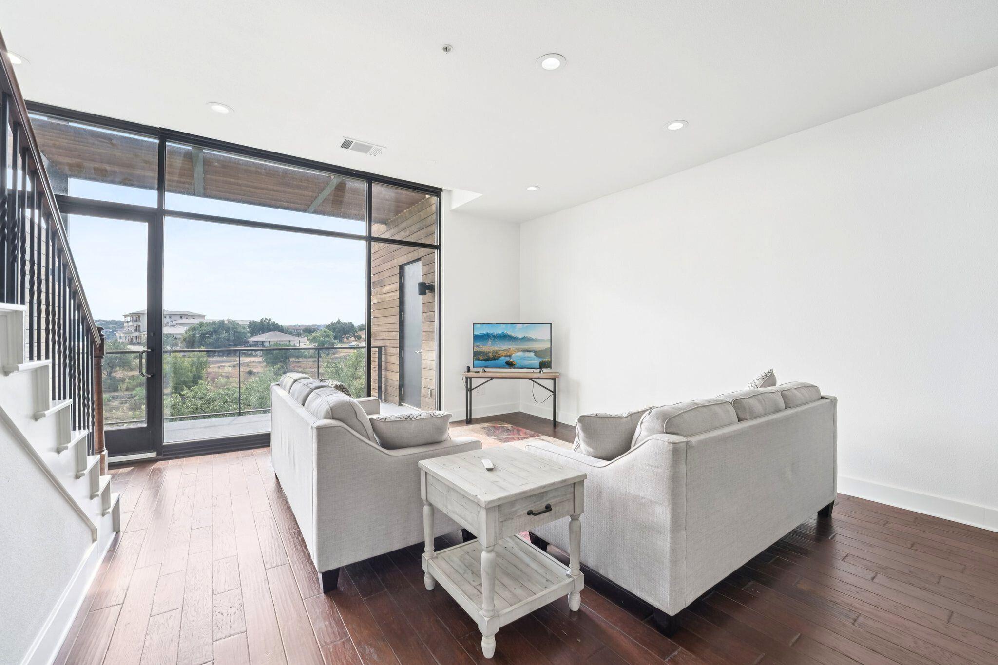 1101 Ivean Pearson RD # E203, Lago Vista Unit: E203