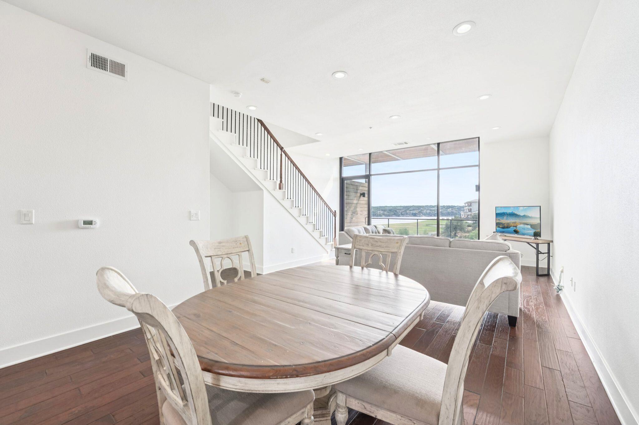 1101 Ivean Pearson RD # E203, Lago Vista Unit: E203