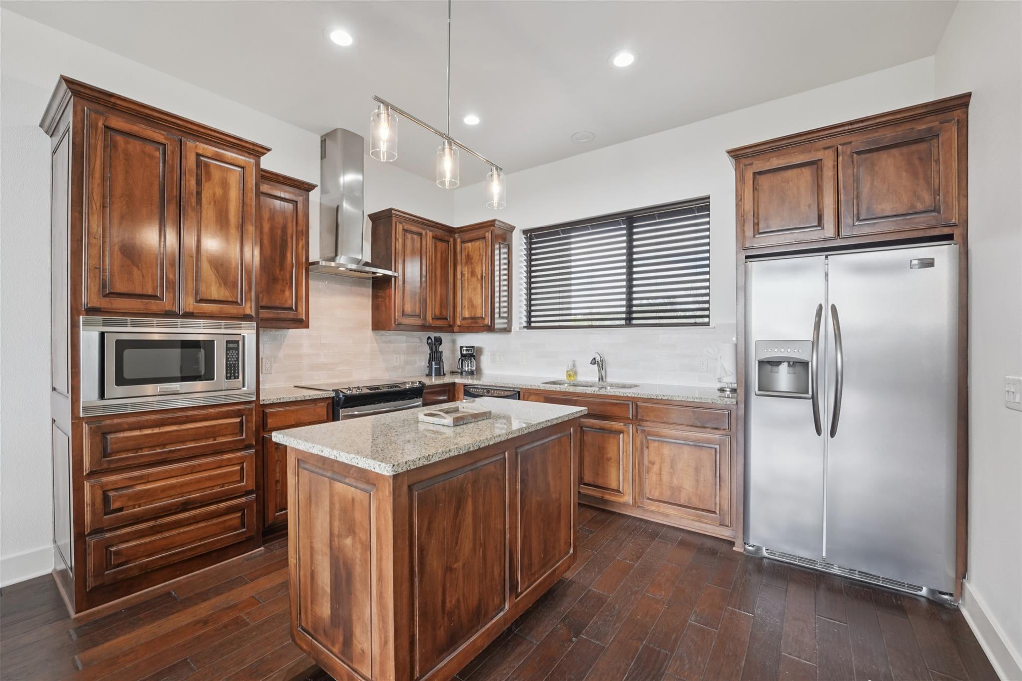 1101 Ivean Pearson RD # E203, Lago Vista Unit: E203