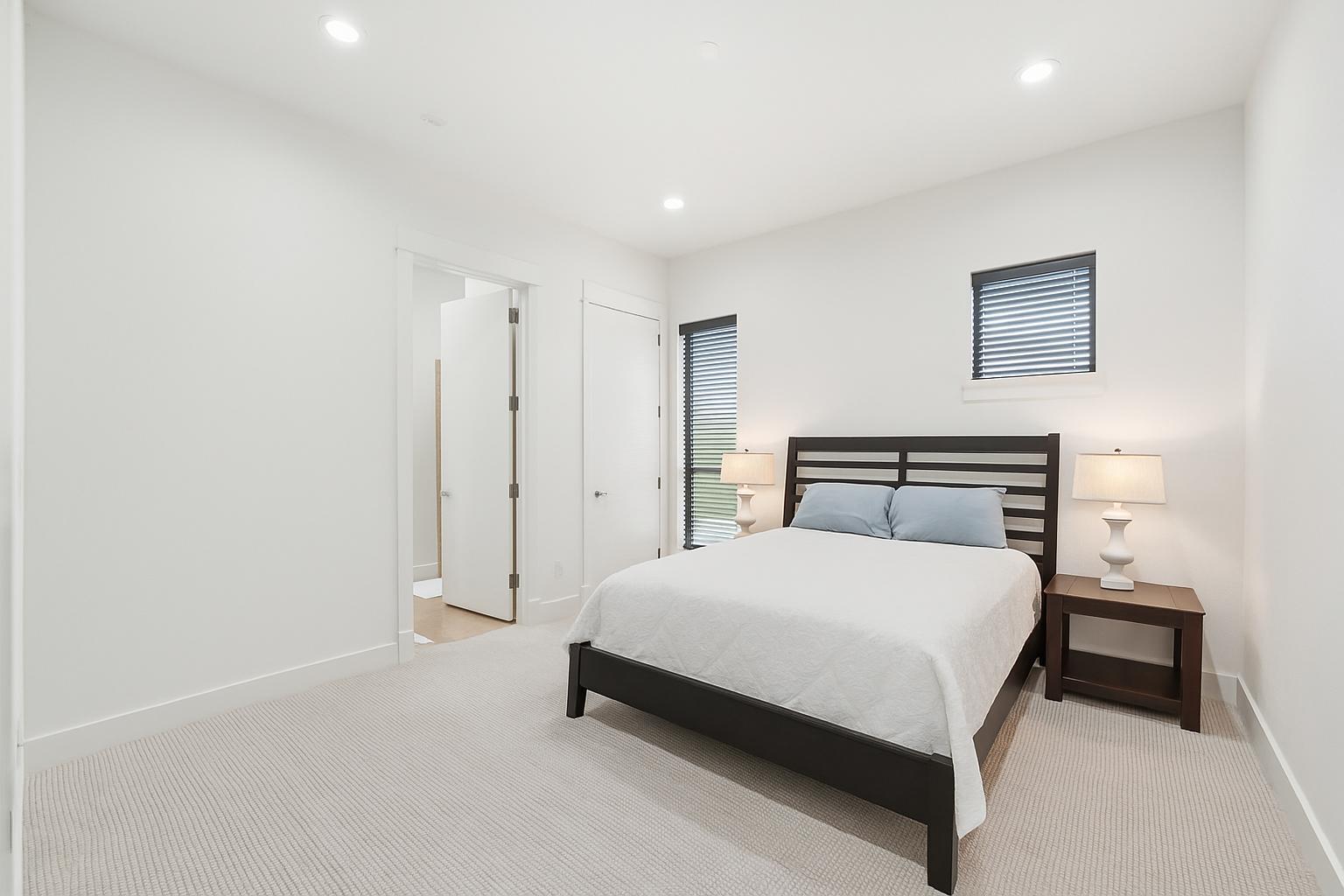 1101 Ivean Pearson RD # E203, Lago Vista Unit: E203