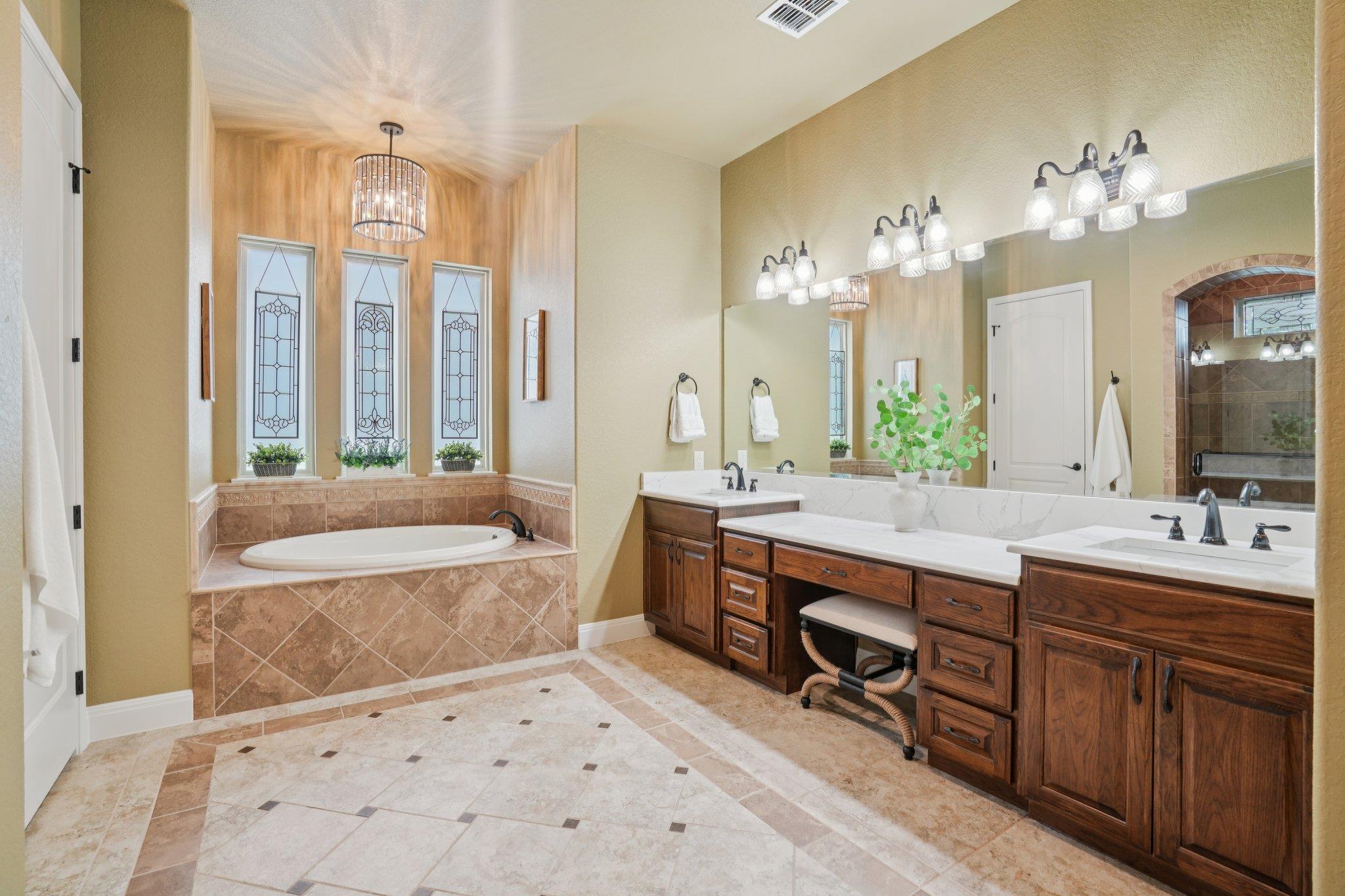 2225 Elm Cedar DR
