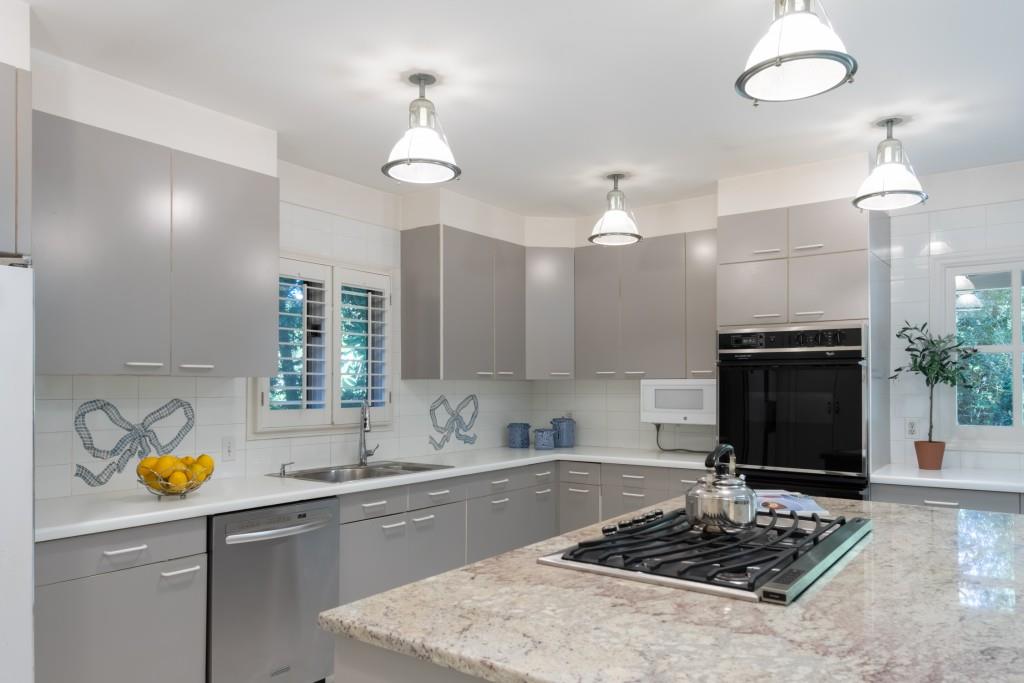 3144 E Wood Valley Road NW