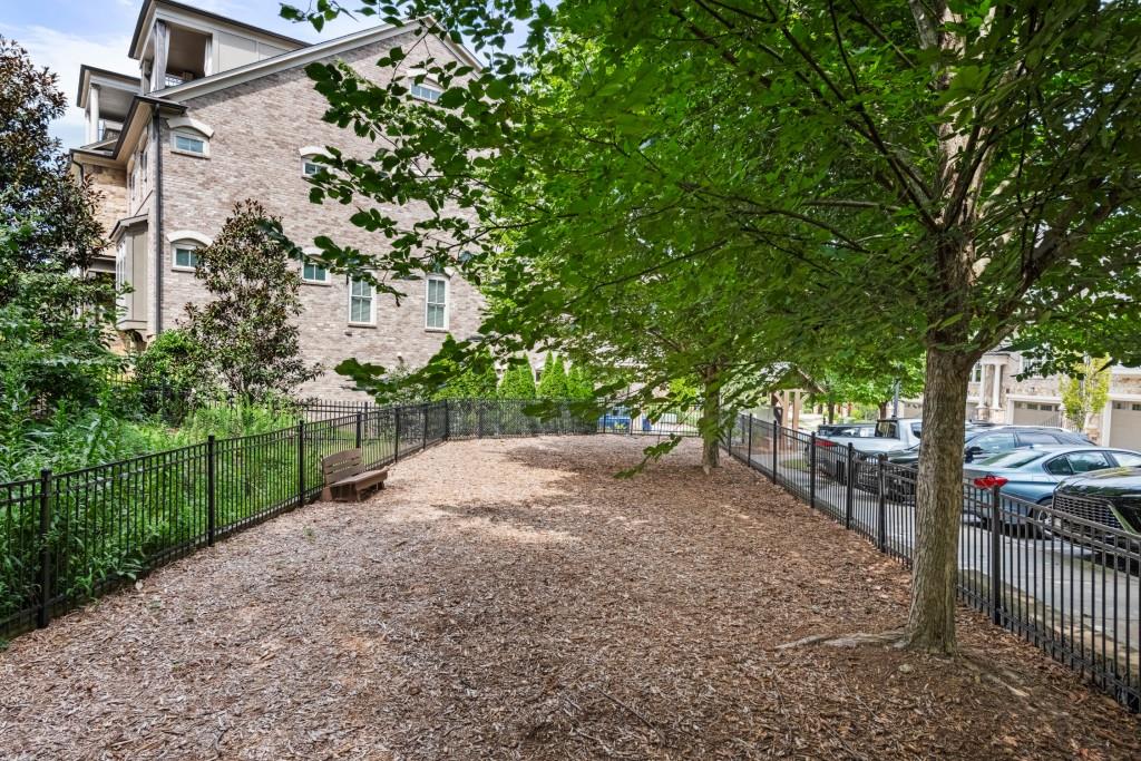 2045 Bellrick Road NW