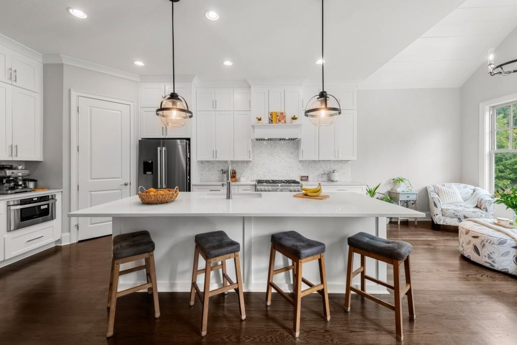 2045 Bellrick Road NW