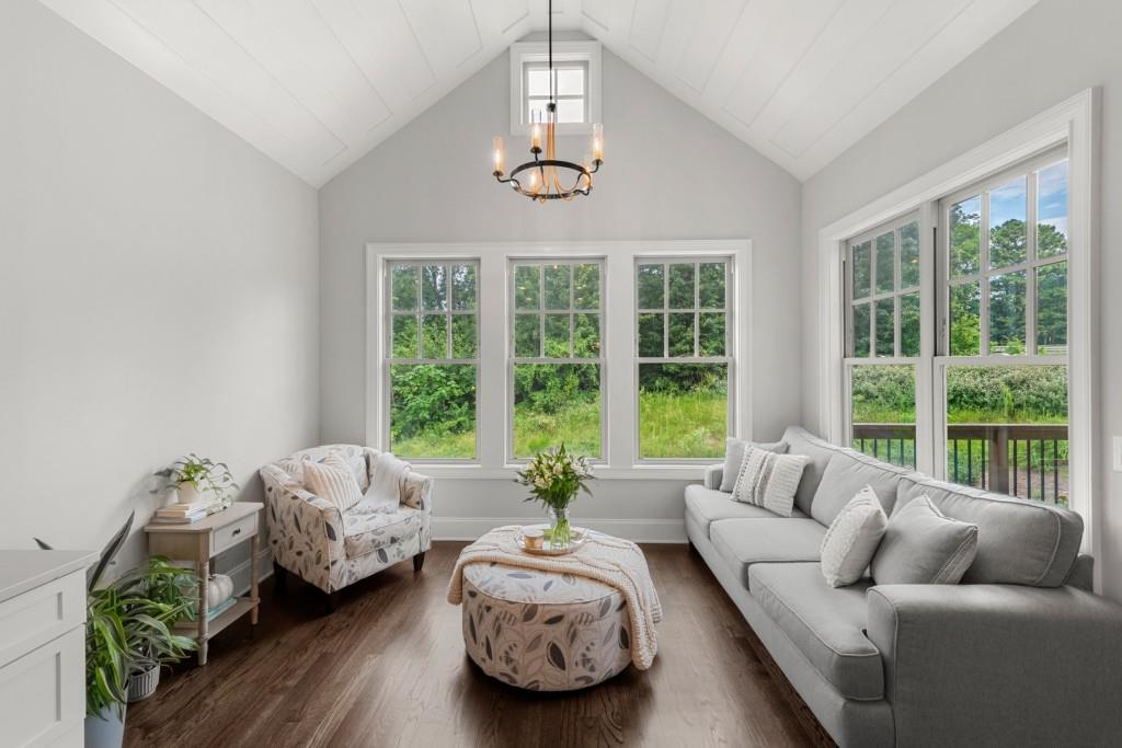 2045 Bellrick Road NW