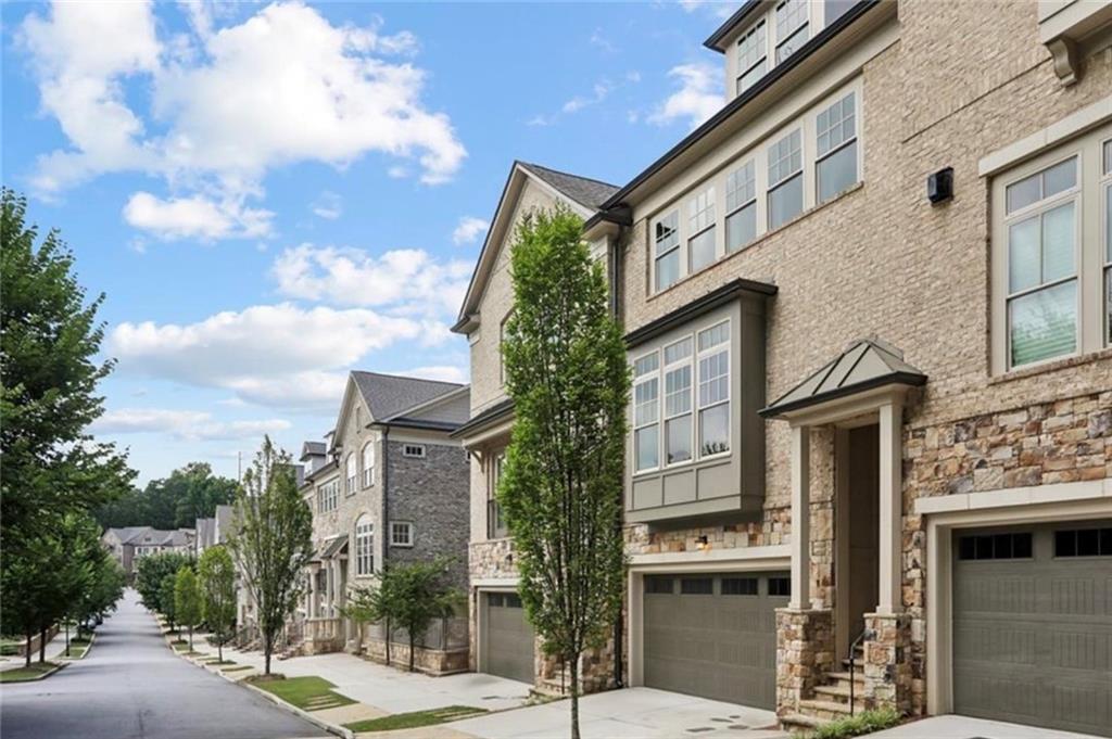 2045 Bellrick Road NW