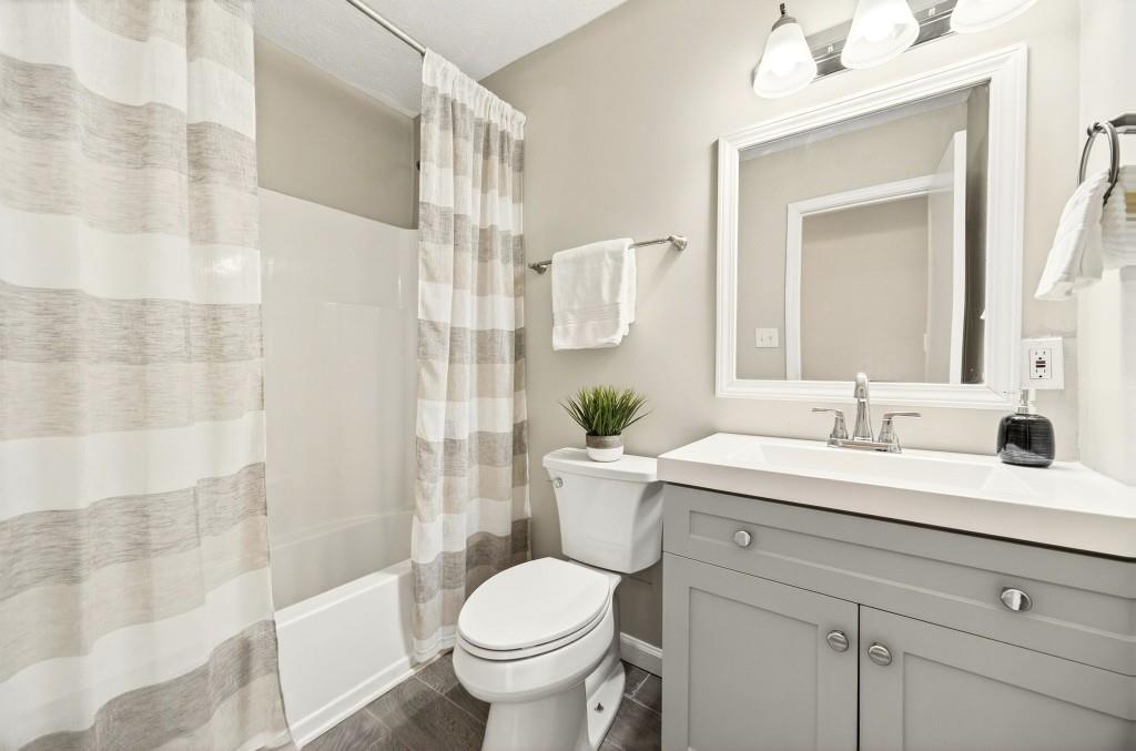 2545 Ridgecrest Drive NW