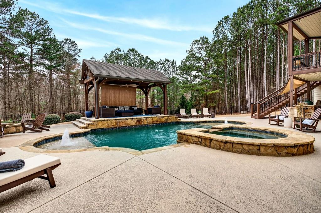 228 Fairway Overlook Drive