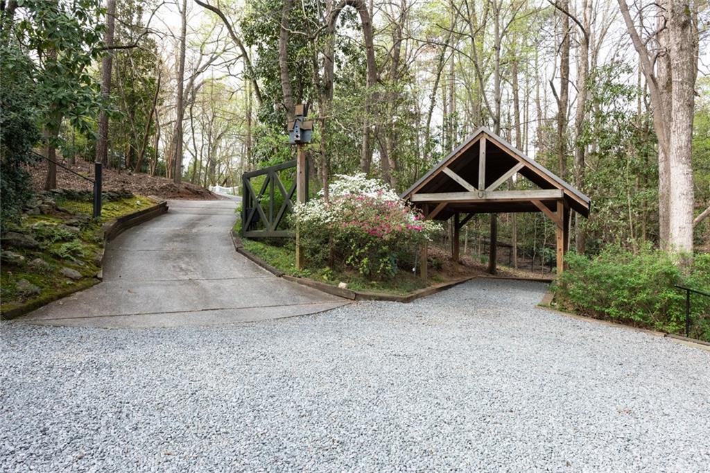 3391 Ridgewood Road NW