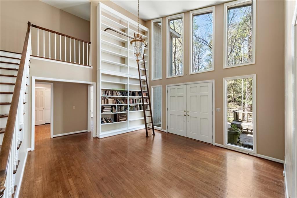 3391 Ridgewood Road NW