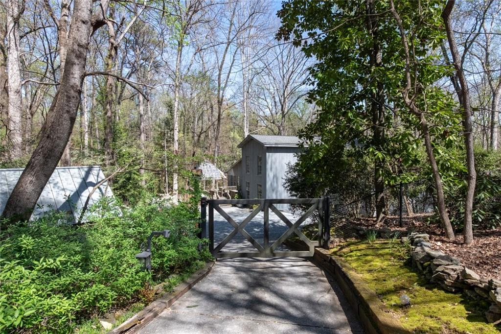 3391 Ridgewood Road NW