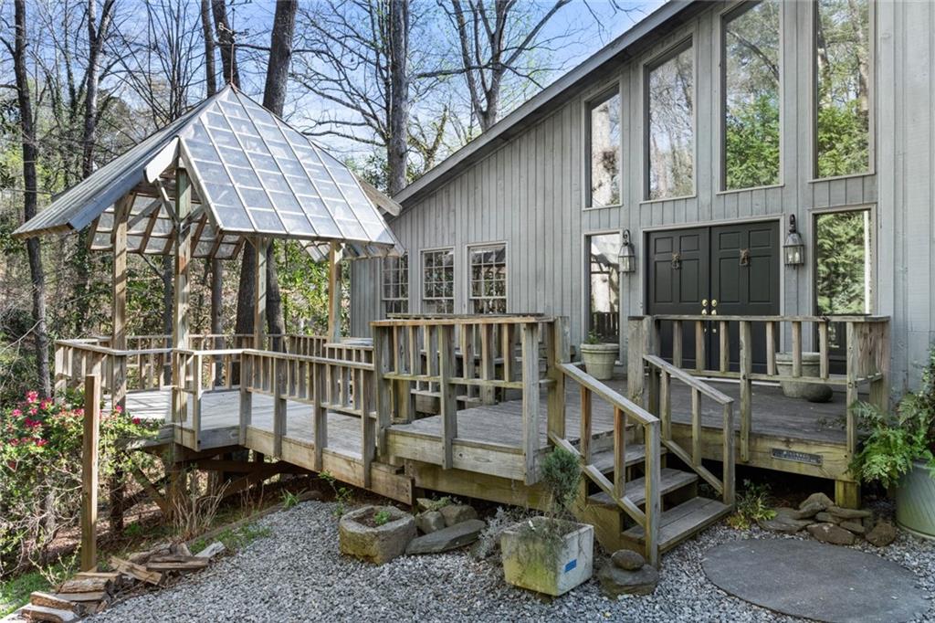 3391 Ridgewood Road NW