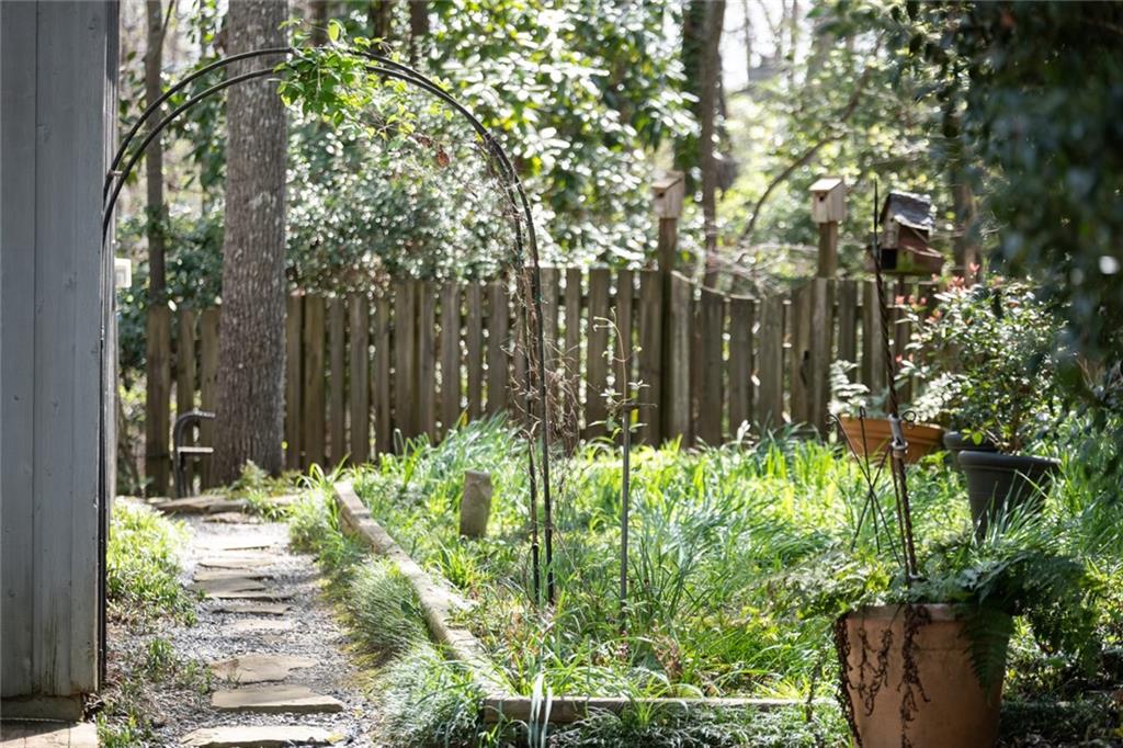 3391 Ridgewood Road NW