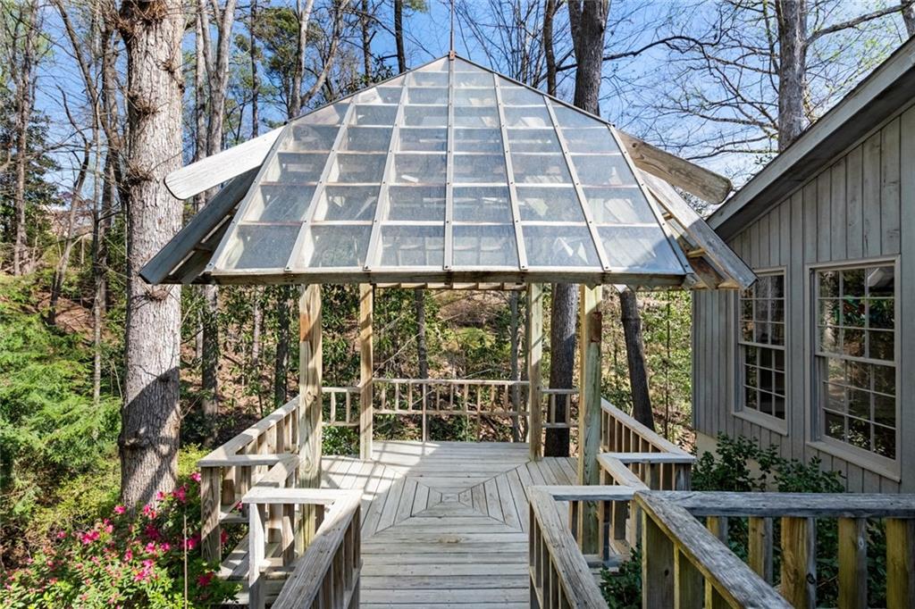 3391 Ridgewood Road NW