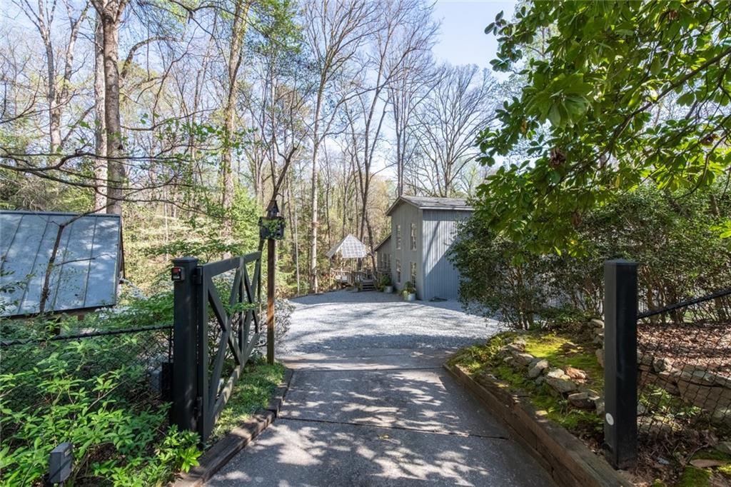 3391 Ridgewood Road NW