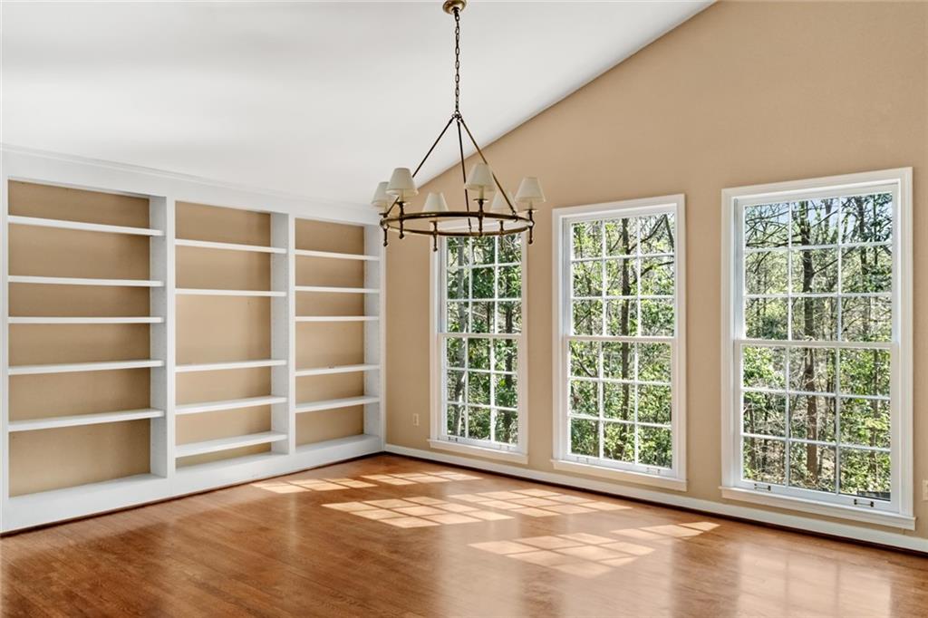 3391 Ridgewood Road NW