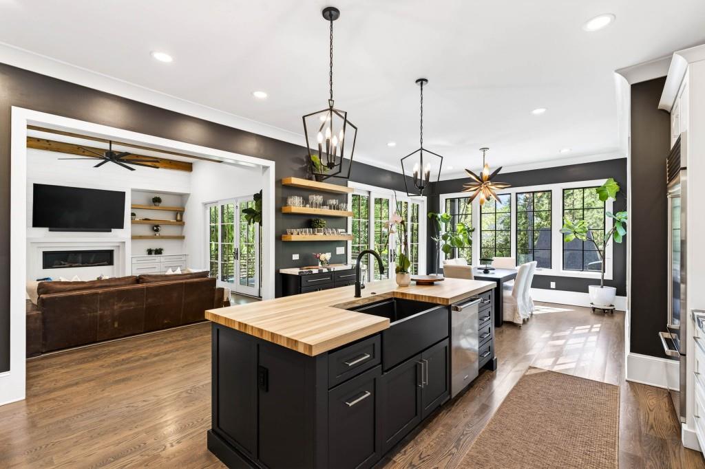 4075 Peachtree Dunwoody Road NE