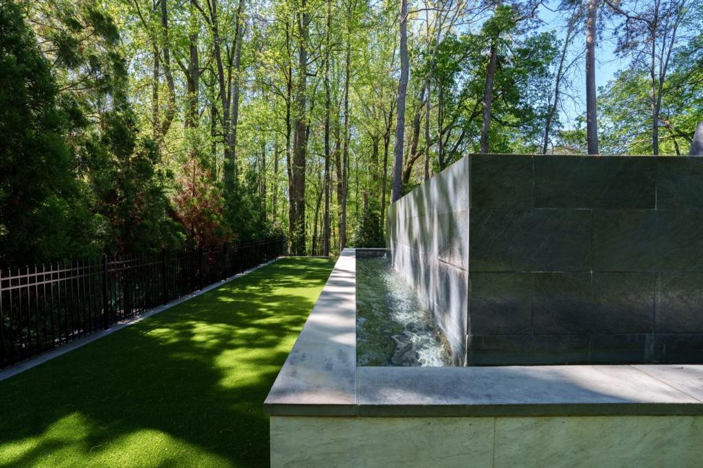 4075 Peachtree Dunwoody Road NE