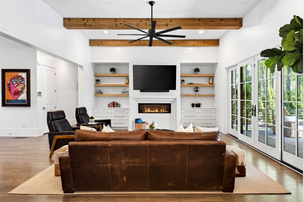 4075 Peachtree Dunwoody Road NE