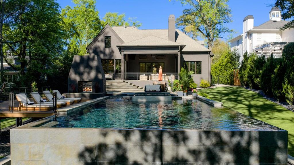 4075 Peachtree Dunwoody Road NE