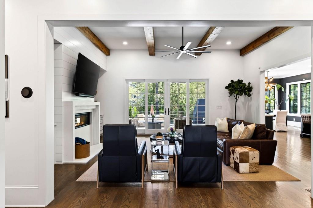 4075 Peachtree Dunwoody Road NE