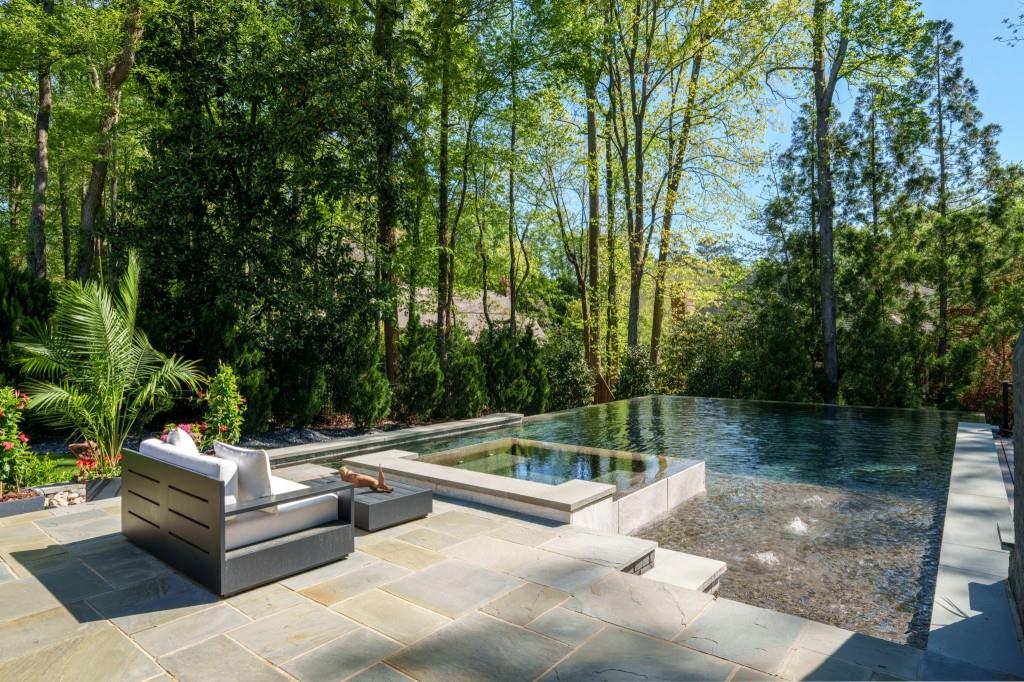4075 Peachtree Dunwoody Road NE