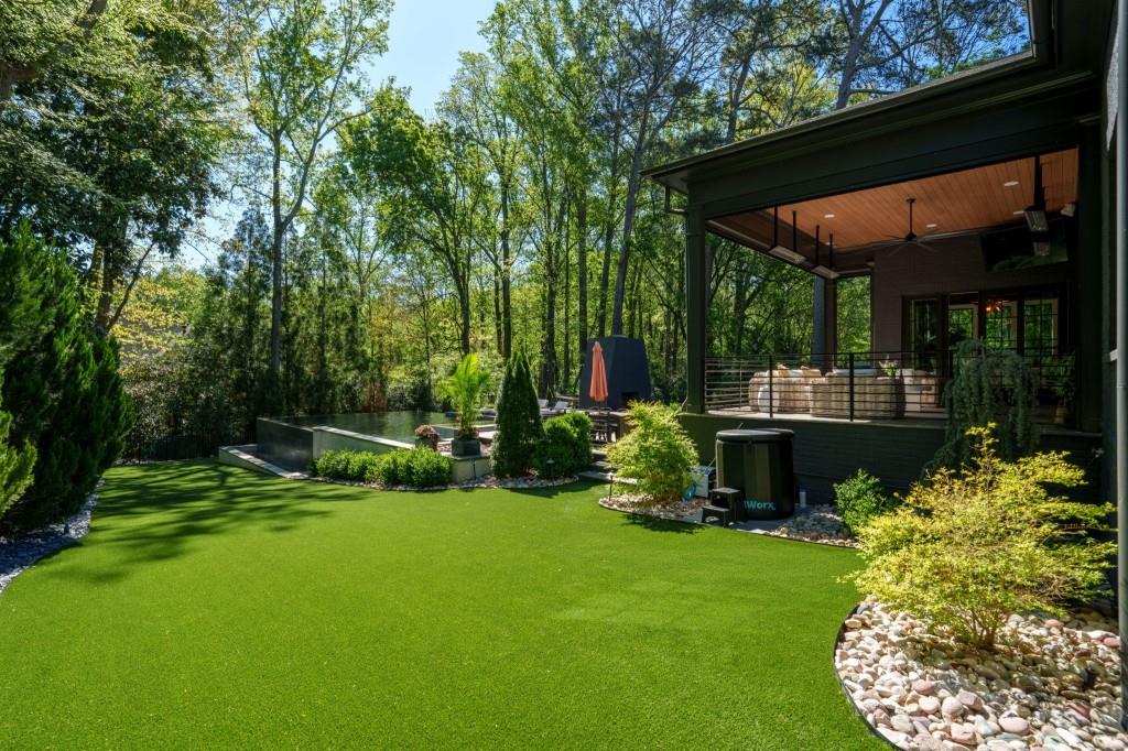 4075 Peachtree Dunwoody Road NE