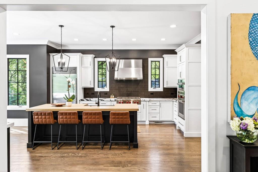 4075 Peachtree Dunwoody Road NE