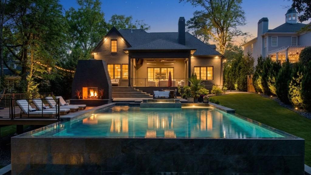 4075 Peachtree Dunwoody Road NE