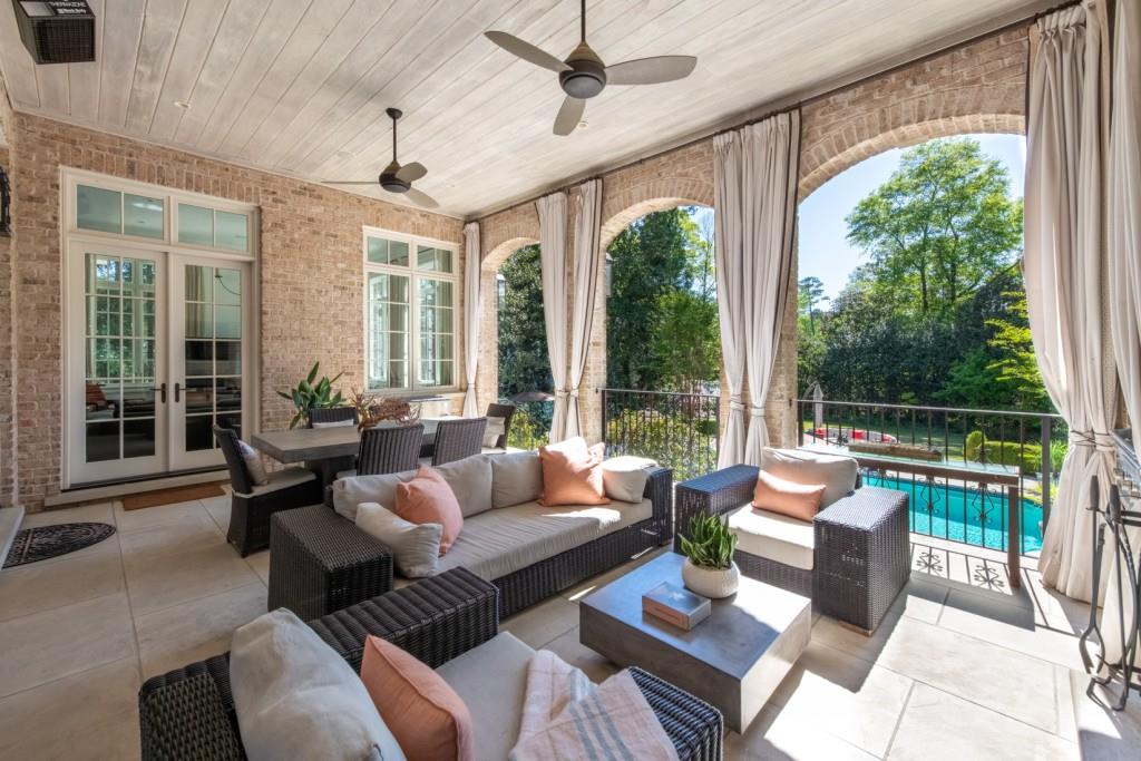 4010 Powers Ferry Road NW