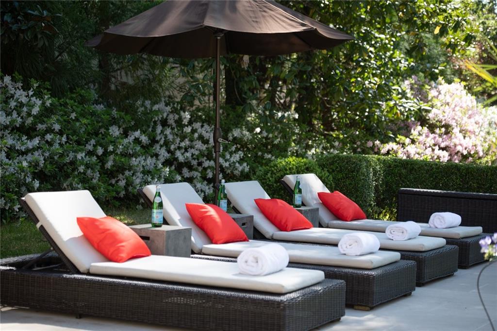 4010 Powers Ferry Road NW