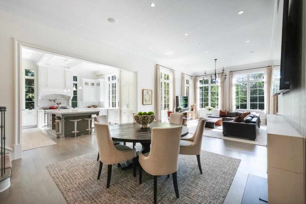 4010 Powers Ferry Road NW