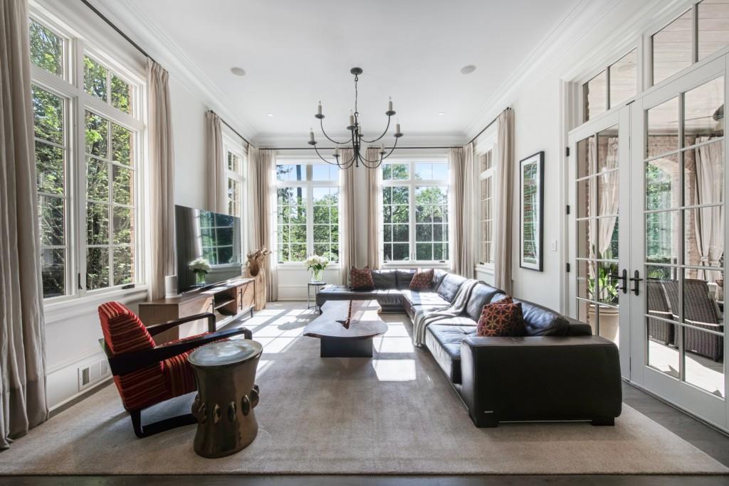 4010 Powers Ferry Road NW