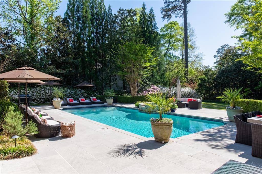 4010 Powers Ferry Road NW