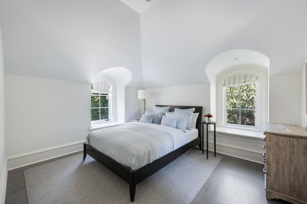 4010 Powers Ferry Road NW