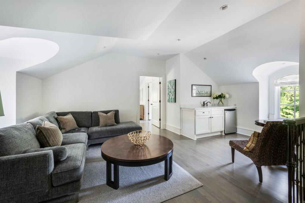 4010 Powers Ferry Road NW