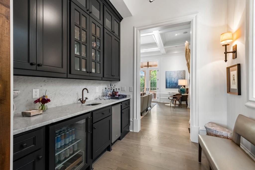 4010 Powers Ferry Road NW