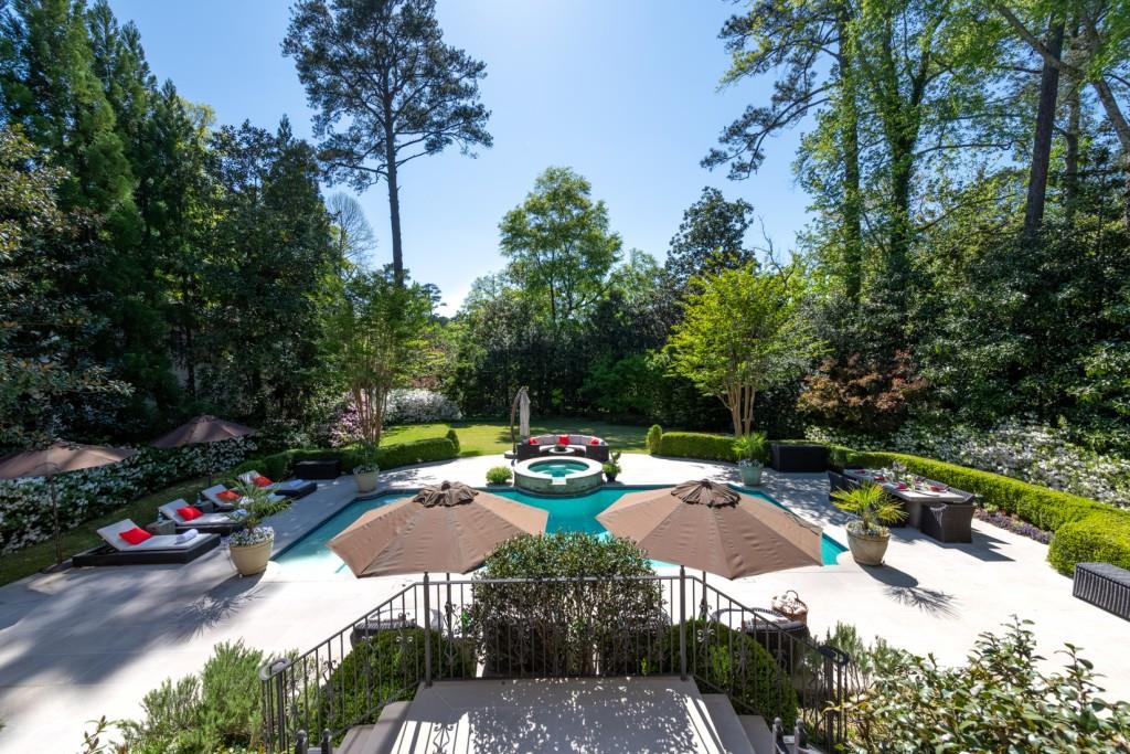 4010 Powers Ferry Road NW