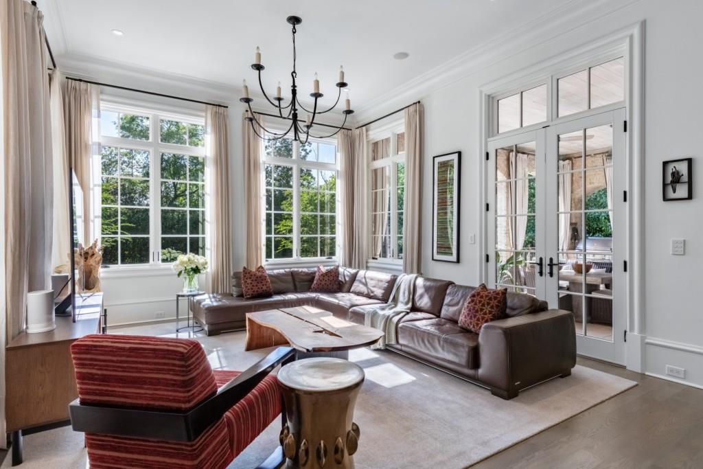 4010 Powers Ferry Road NW