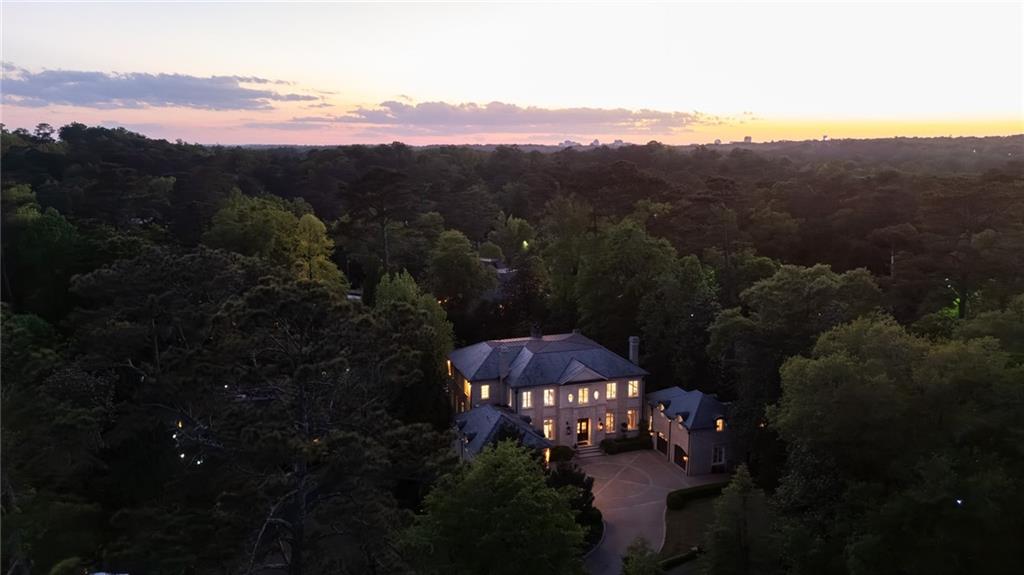 4010 Powers Ferry Road NW