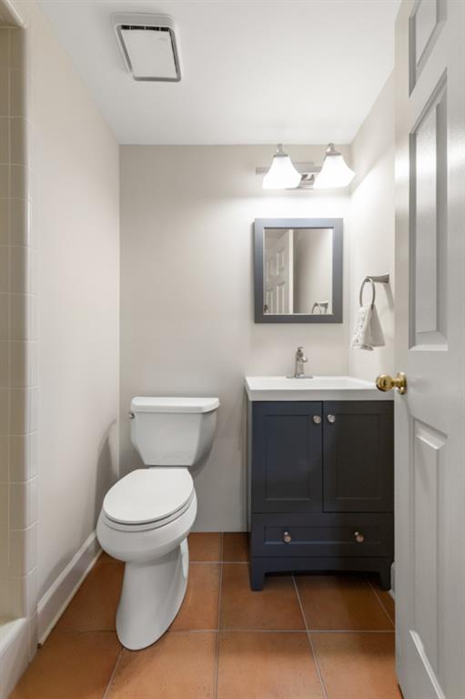 1347 Waterford Green Close
