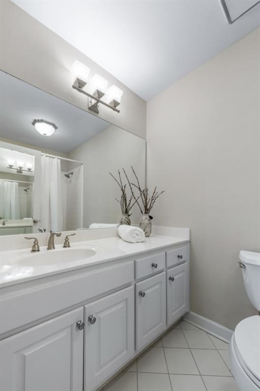 1347 Waterford Green Close