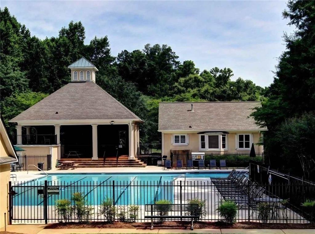 1347 Waterford Green Close