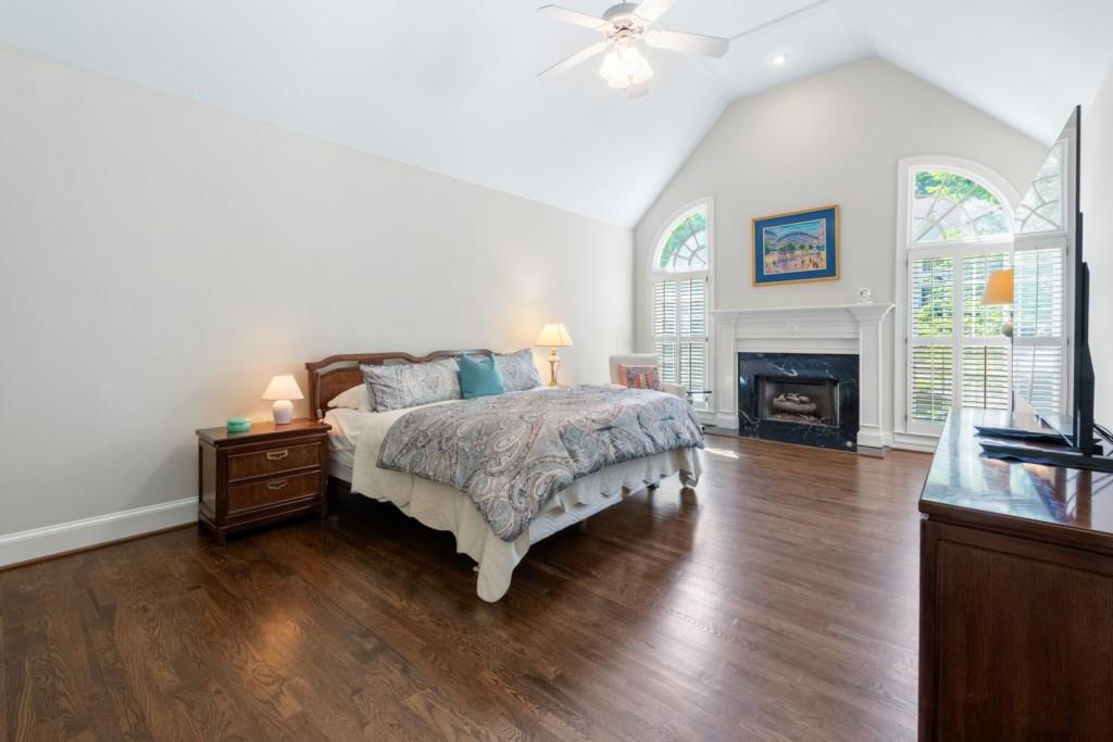 1347 Waterford Green Close
